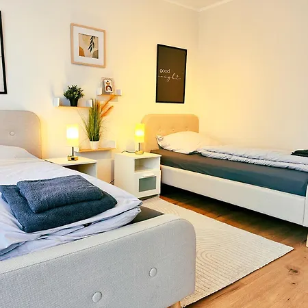 Ochtum Living - Self Check-in Mit Smart-tv, Zentral, Wlan, Balkon Bréma