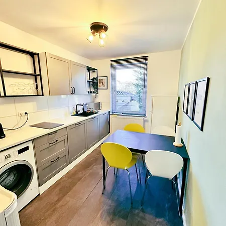 Ochtum Living - Self Check-in Mit Smart-tv, Zentral, Wlan, Balkon *