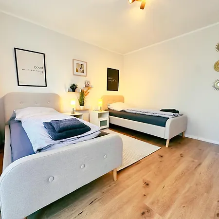Ochtum Living - Self Check-in Mit Smart-tv, Zentral, Wlan, Balkon Apartman