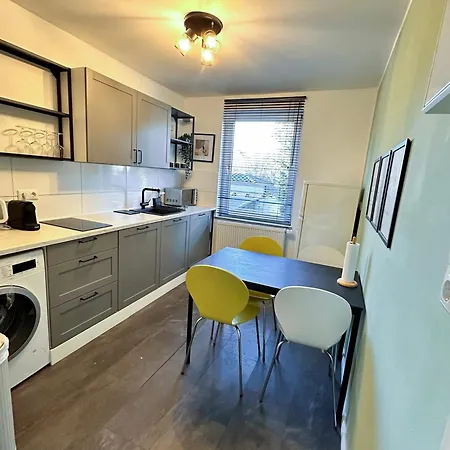 Ochtum Living - Self Check-in Mit Smart-tv, Zentral, Wlan, Balkon * Bréma